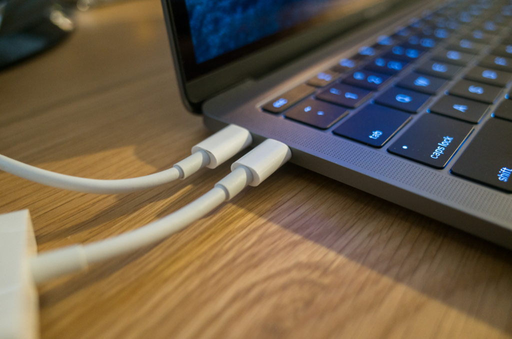 【2016】新型MacBook ProのThunderBolt3変換アダプタ、カードリーダー選びに注意