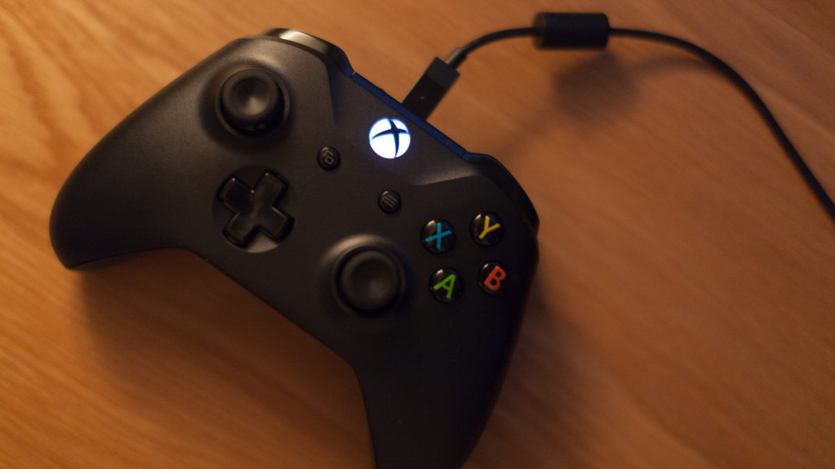 PCゲーム用にXbox One ワイヤレスコントローラーを購入