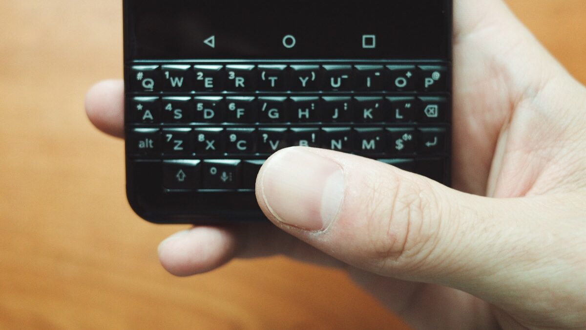 指紋認証の登録・編集 – BlackBerry KEYone