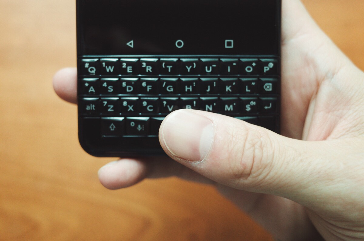 指紋認証の登録・編集 – BlackBerry KEYone