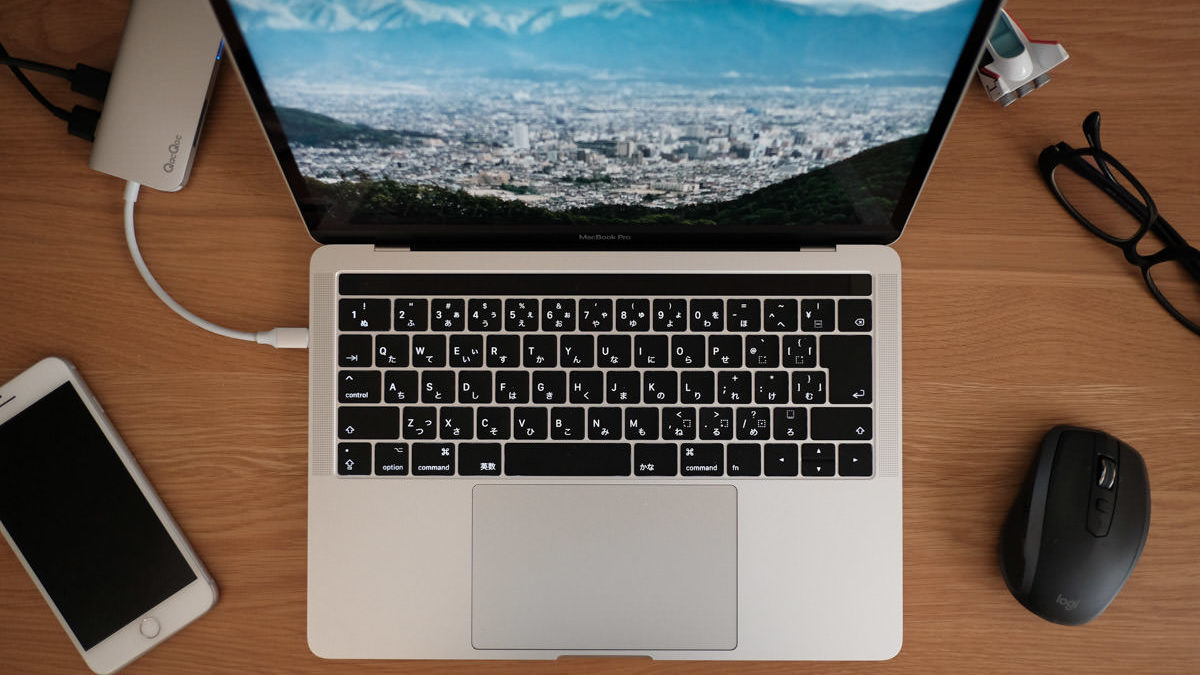 13インチ MacBook Pro 2017 Touch Barを中古で購入レビュー